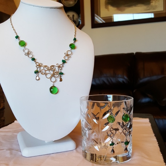 Jewelry - Necklace and earrings set
